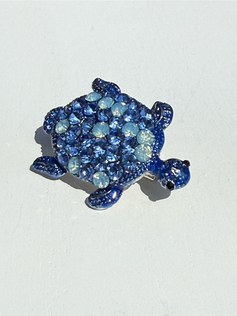 NWT Blue Crystal Turtle Brooch Women Jewelry gorgeous